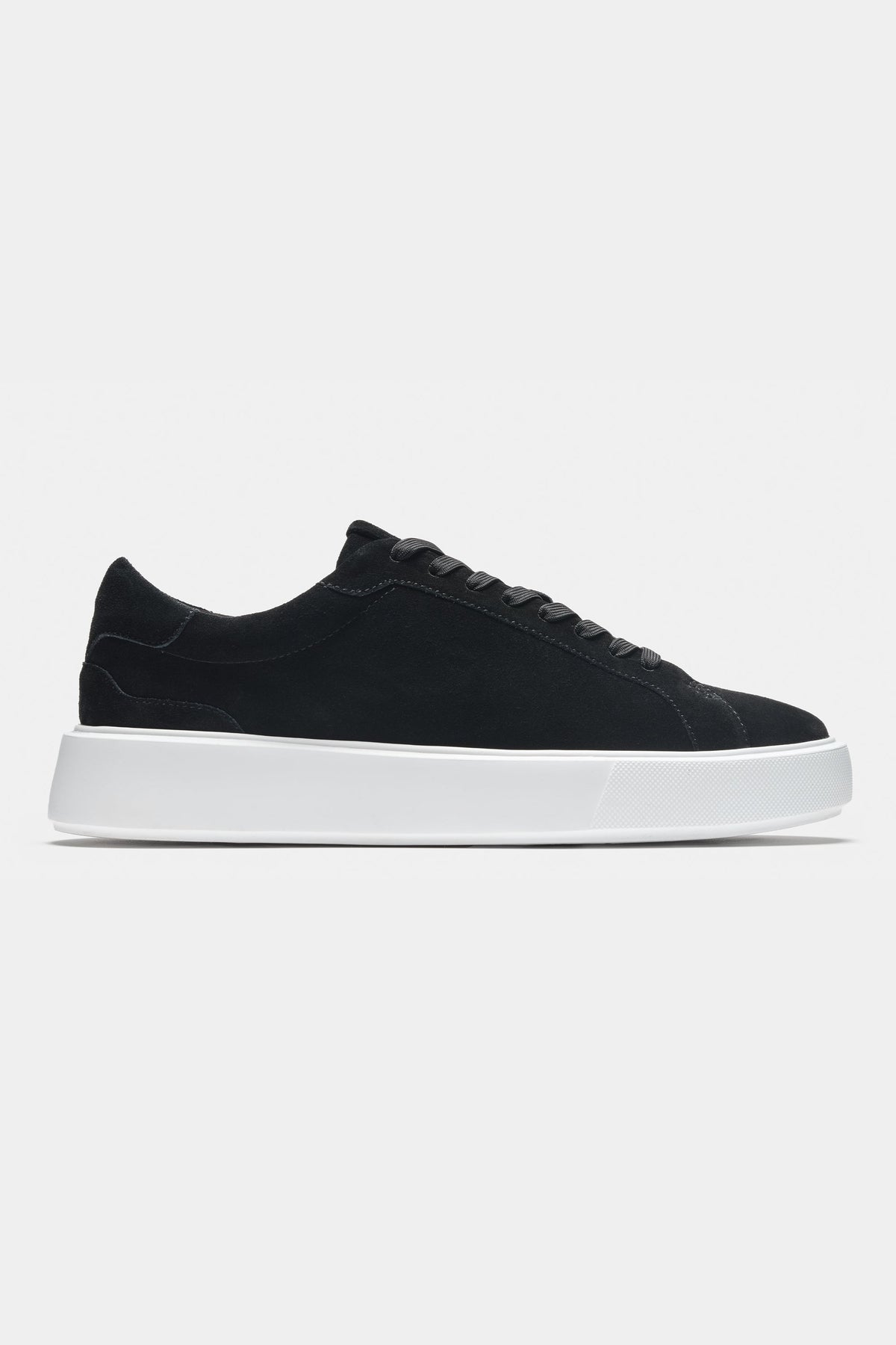 DER KLASSISCHE WILDLEDER-SNEAKER