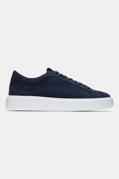 DER KLASSISCHE WILDLEDER-SNEAKER