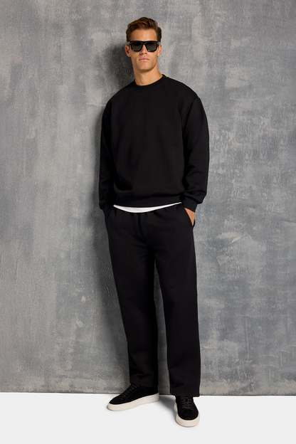 DER MILAN OVERSIZED RUNDHALSPULLOVER