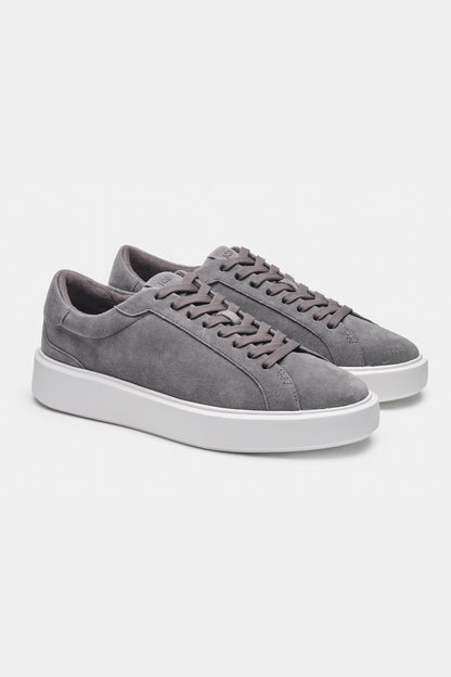 DER KLASSISCHE WILDLEDER-SNEAKER