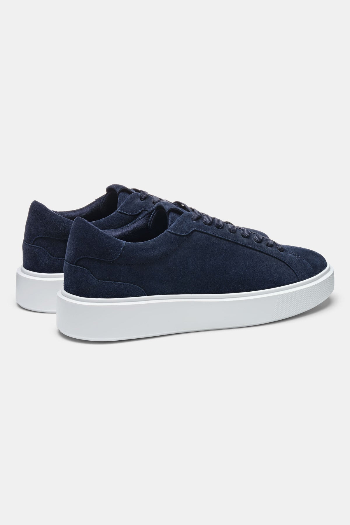 DER KLASSISCHE WILDLEDER-SNEAKER