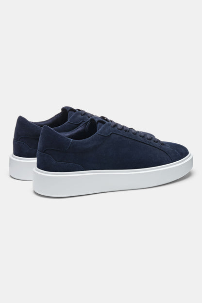 DER KLASSISCHE WILDLEDER-SNEAKER