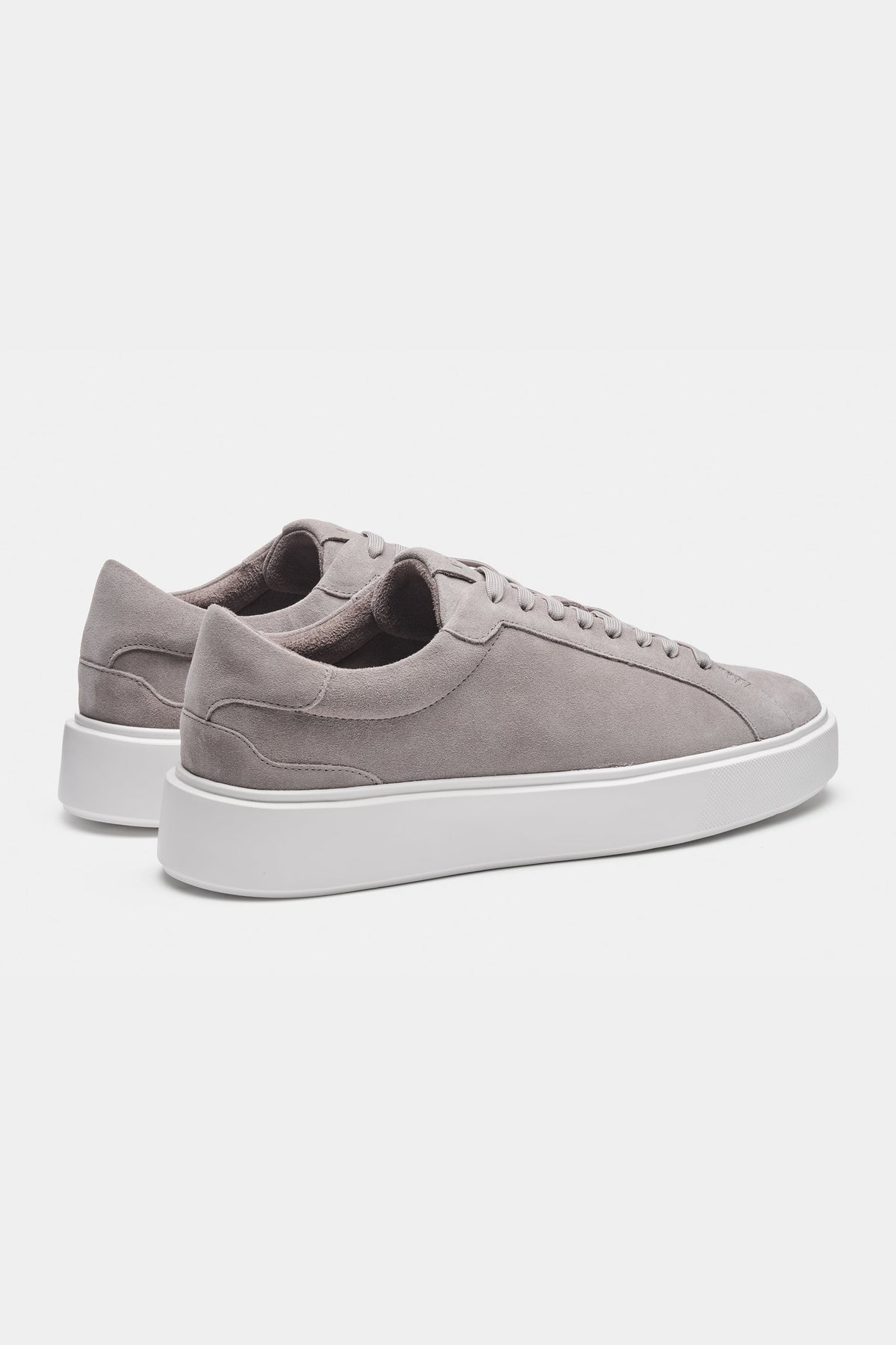 DER KLASSISCHE WILDLEDER-SNEAKER