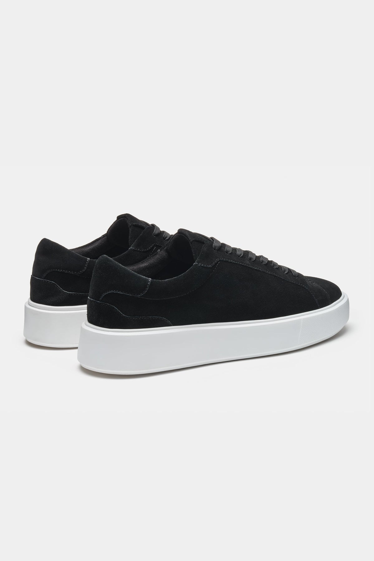 DER KLASSISCHE WILDLEDER-SNEAKER