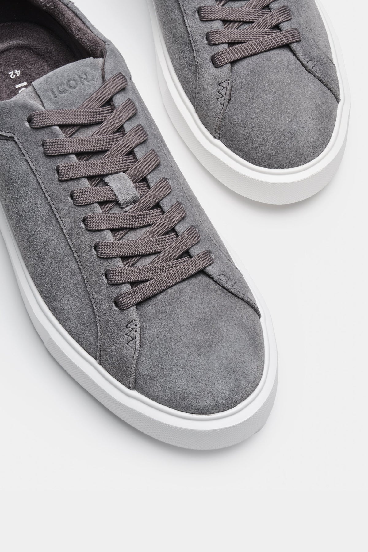 DER KLASSISCHE WILDLEDER-SNEAKER