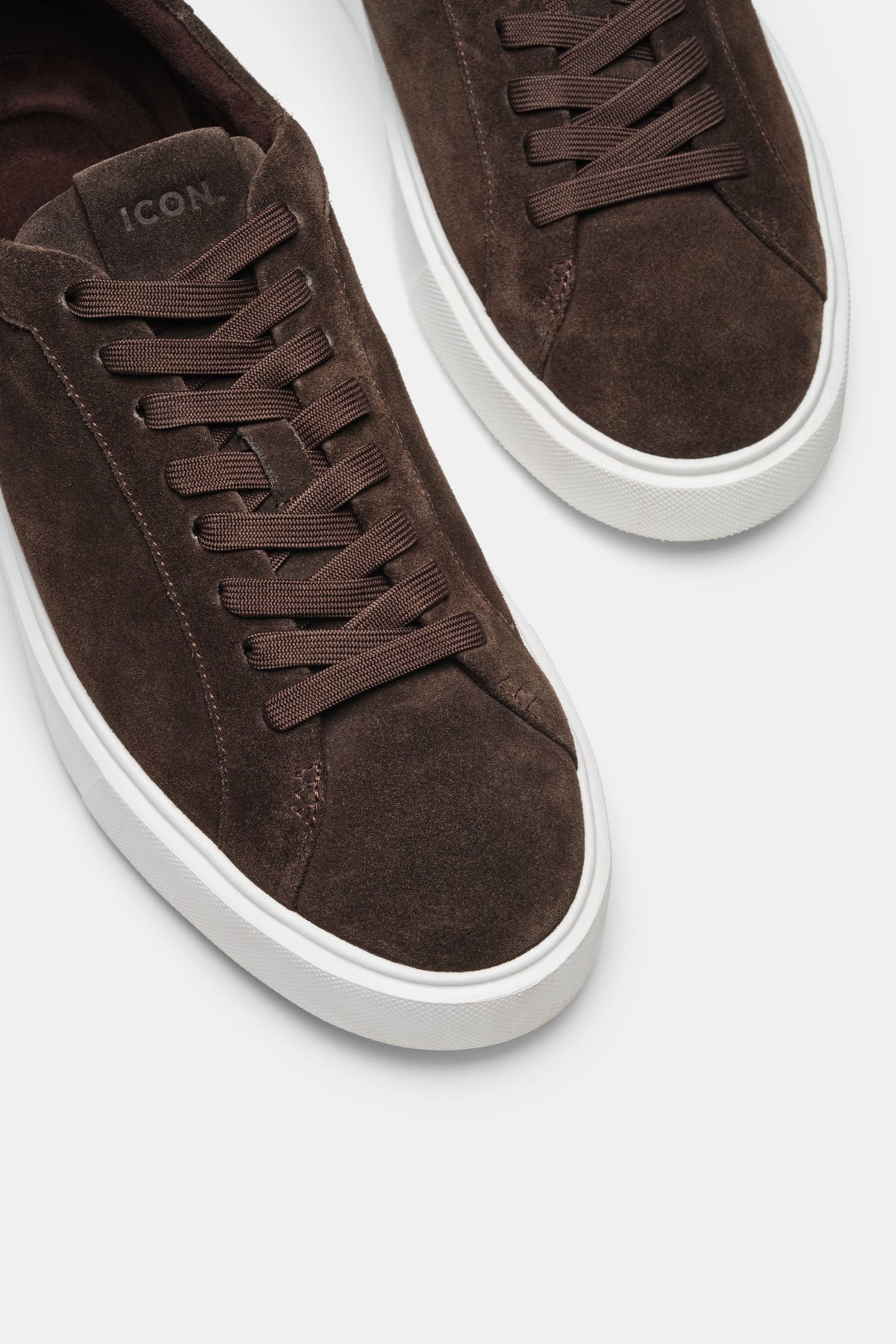 DER KLASSISCHE WILDLEDER-SNEAKER