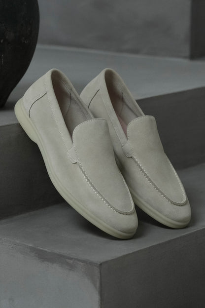 DER KLASSISCHE WILDLEDER-LOAFER